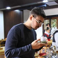 our customer drink tea in mingchaotea company